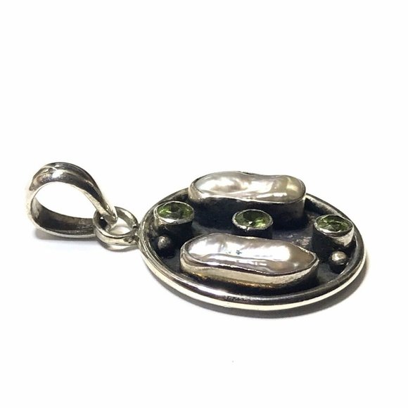 Sterling Mother of Pearl & Peridot Round Pendant - Picture 4 of 5